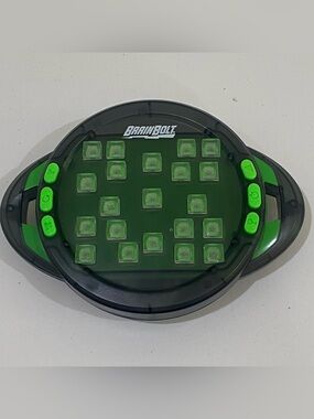 Educational Insights BrainBolt Genius Handheld Electronic Memory Game
